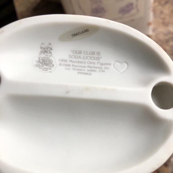 PRECIOUS MOMENTS FIGURINE-OUR CLUB IS SODA-LICIOUS-©1996-HEART MARK - Picture 3 of 4